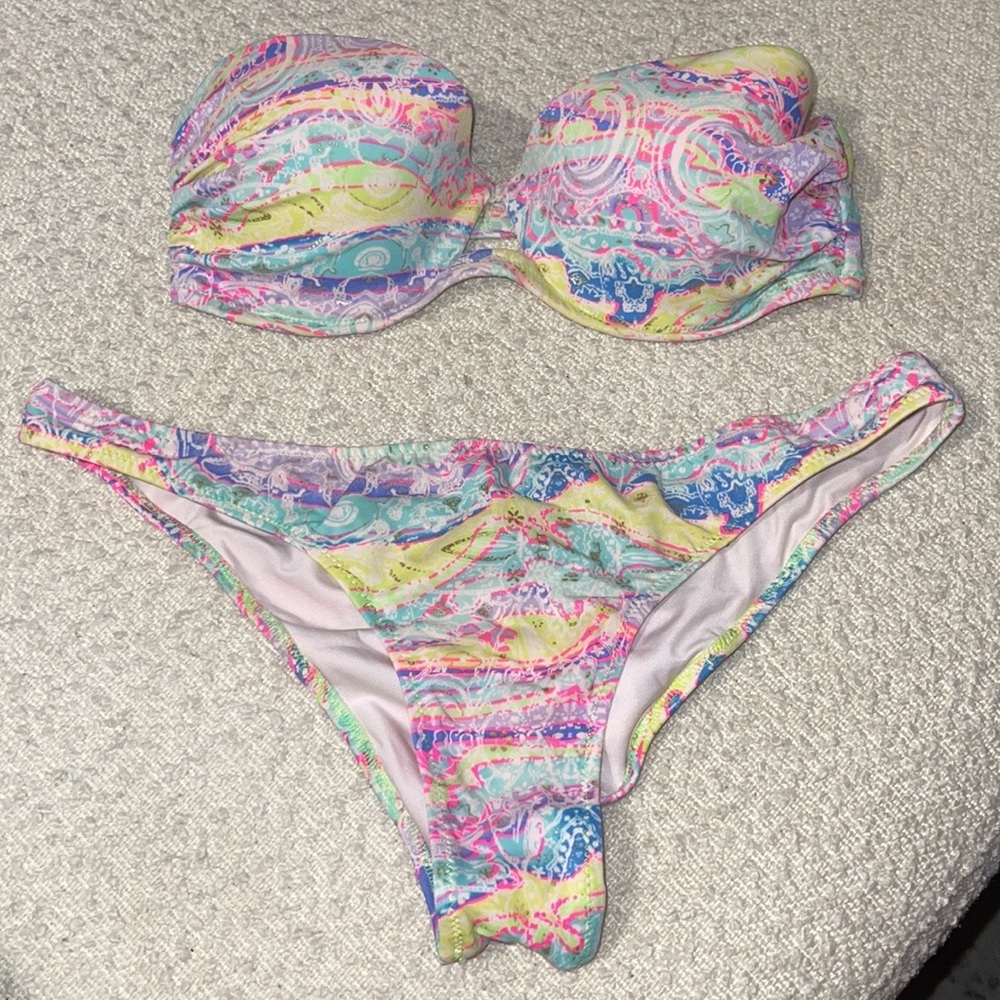 Victoria’s Secret Itsy cheeky Brazilian cut bikini bottoms Medium